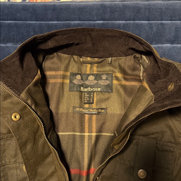 Like New- Barbour Women's Classic Beadnell Wax Jacket in olive green - Picture 3 of 8